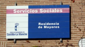 Lee más sobre el artículo Rosario, la mujer de 80 años que dejará hoy el piso alquilado por el fin de su contrato,  rechaza la plaza en una residencia ofrecida por el Ayuntamiento 