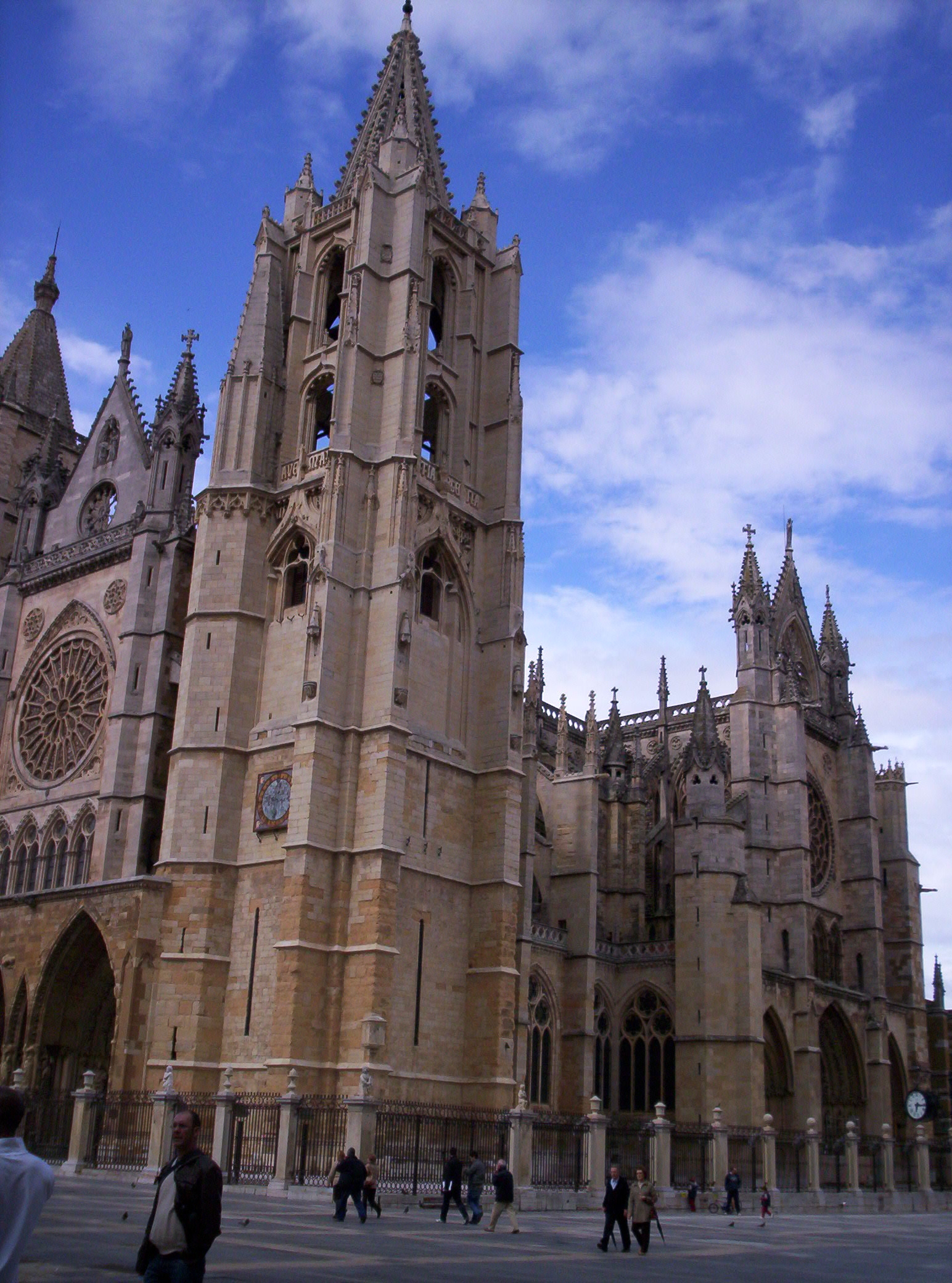 En este momento estás viendo LEÓN – SANTIAGO DE COMPOSTELA